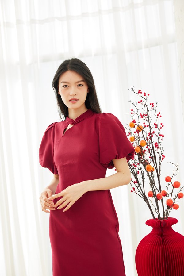 Winona Puff Sleeves Cheongsam Dress in Ruby Red